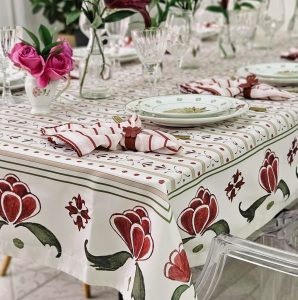 auroradecor-toalhademesa2-mandacaruvermelho